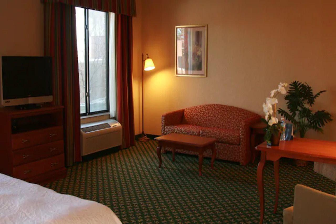 Newly Renovated Hampton Inn Omaha West Lakeside Екстериор снимка