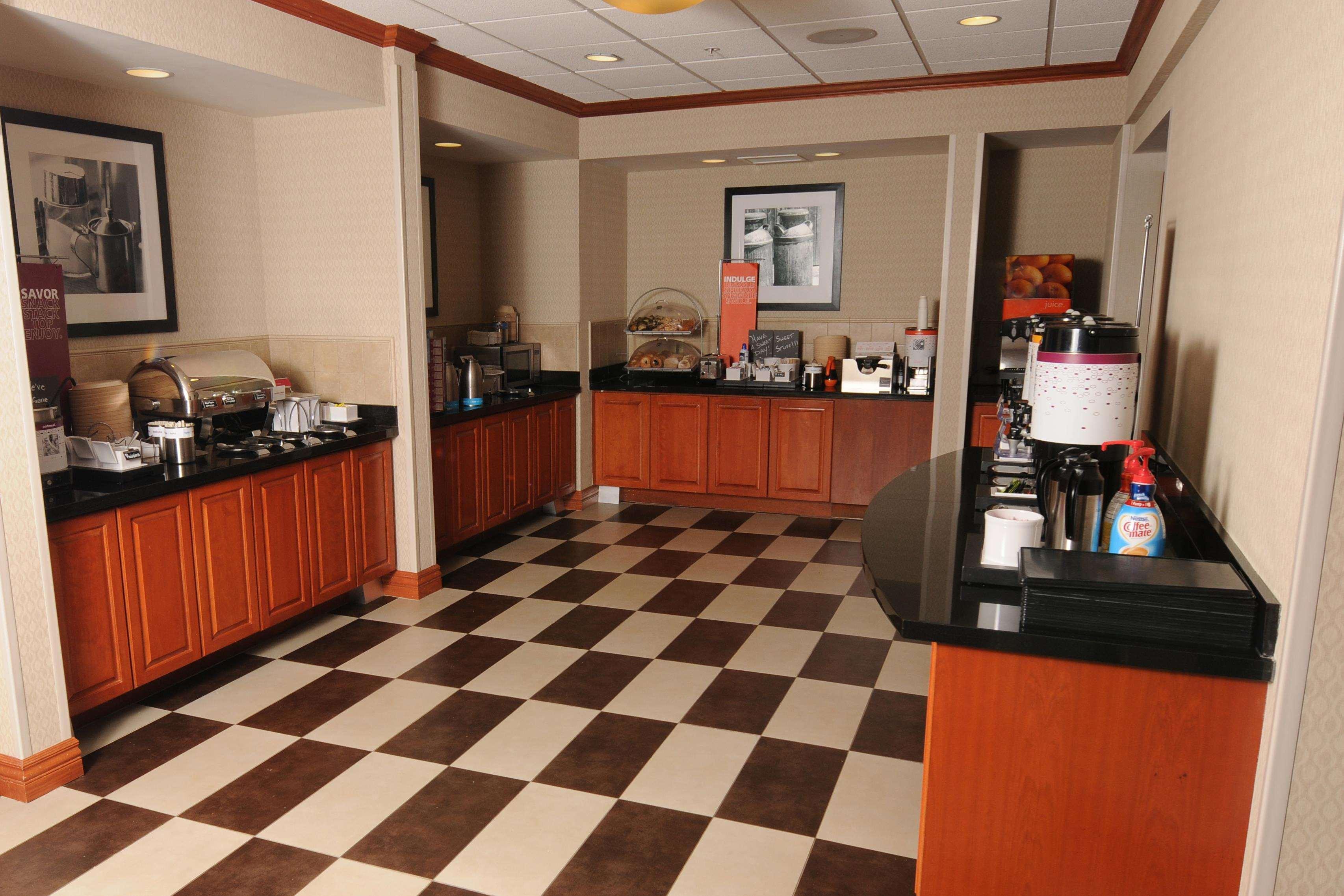 Newly Renovated Hampton Inn Omaha West Lakeside Екстериор снимка