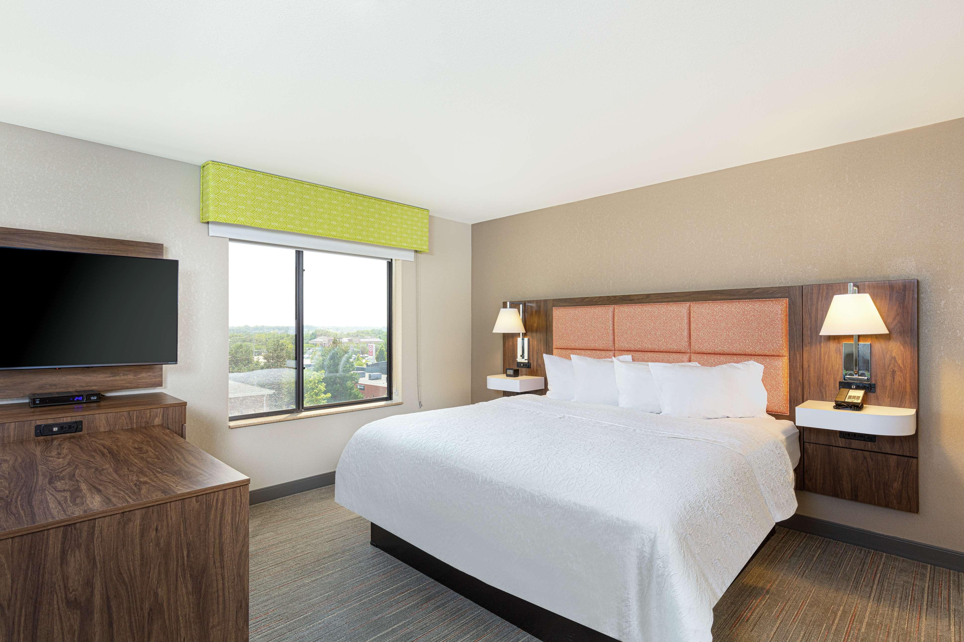 Newly Renovated Hampton Inn Omaha West Lakeside Екстериор снимка