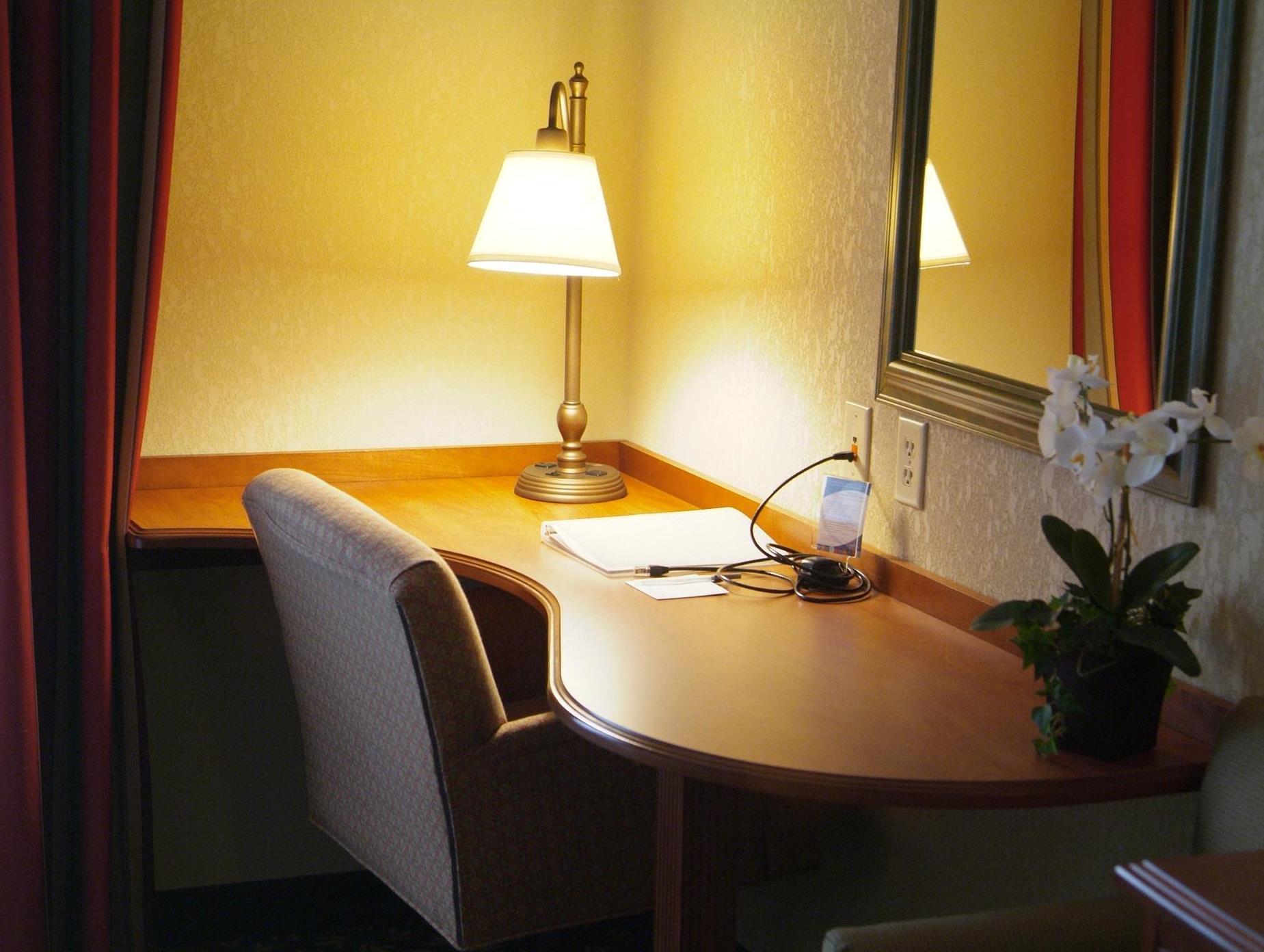 Newly Renovated Hampton Inn Omaha West Lakeside Екстериор снимка