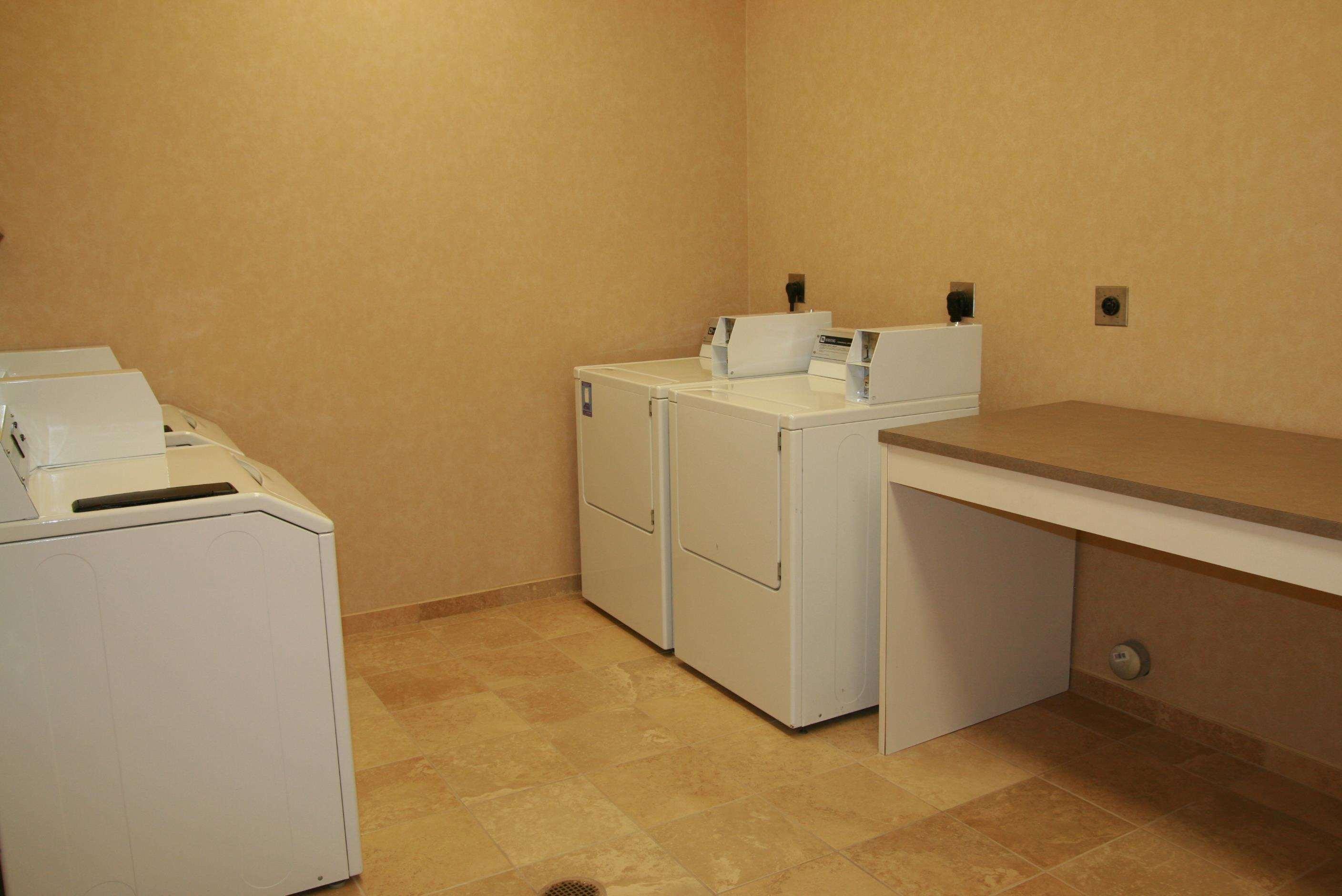 Newly Renovated Hampton Inn Omaha West Lakeside Екстериор снимка