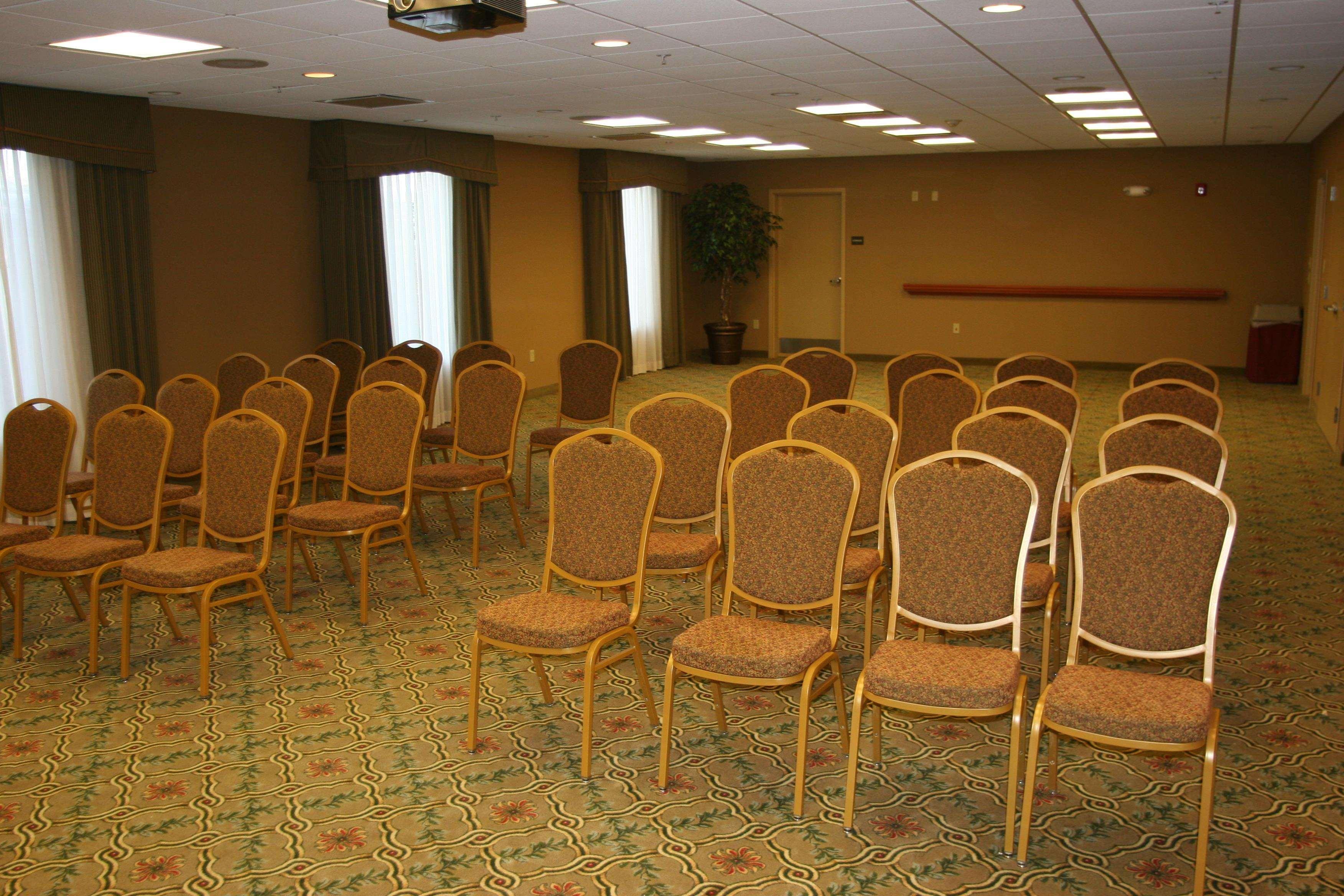 Newly Renovated Hampton Inn Omaha West Lakeside Съоръжения снимка