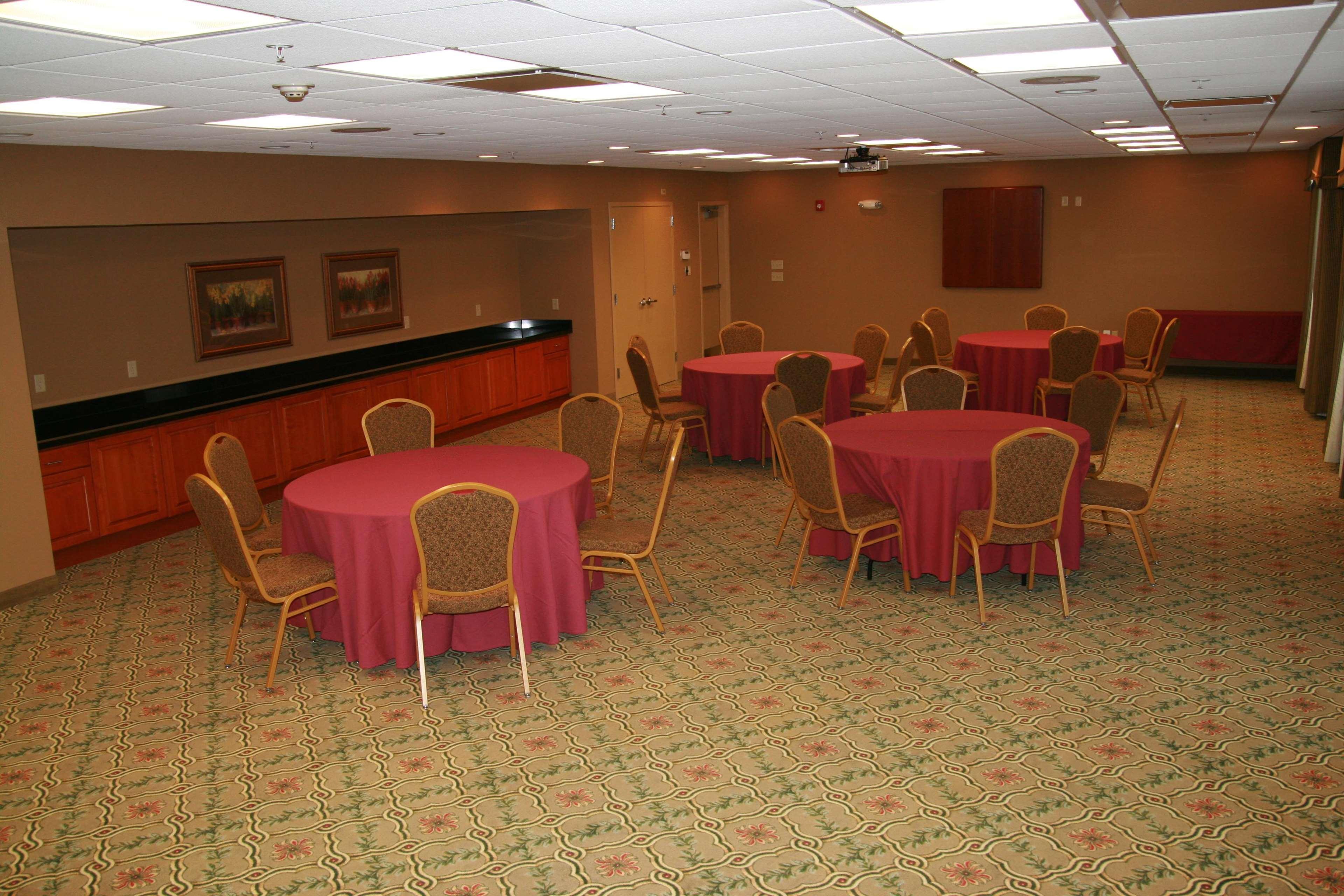 Newly Renovated Hampton Inn Omaha West Lakeside Екстериор снимка