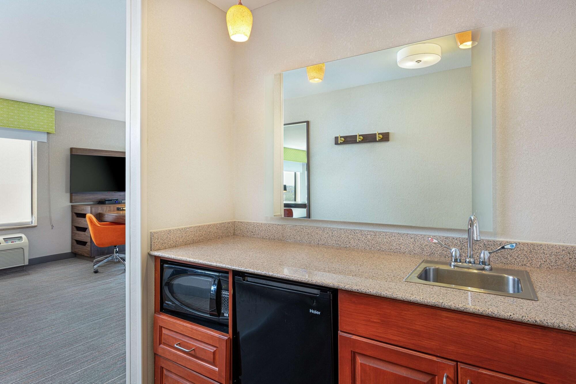 Newly Renovated Hampton Inn Omaha West Lakeside Екстериор снимка