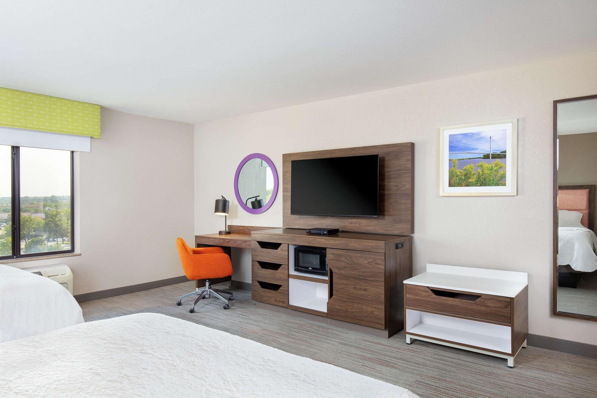Newly Renovated Hampton Inn Omaha West Lakeside Екстериор снимка