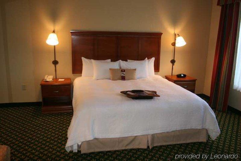 Newly Renovated Hampton Inn Omaha West Lakeside Стая снимка